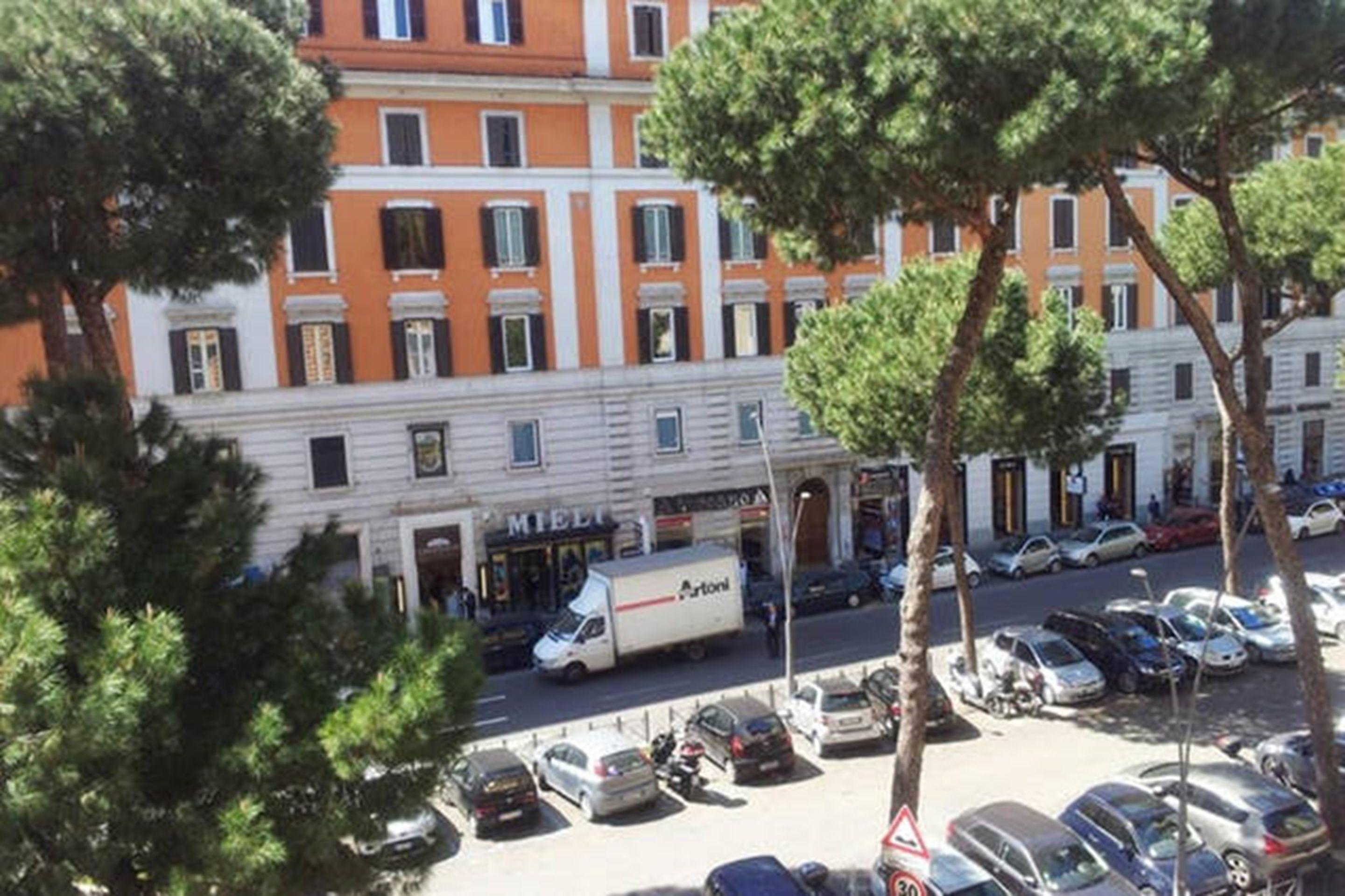5 Rooms Apartment For 7 People Near Coloseum - Rome, Rome